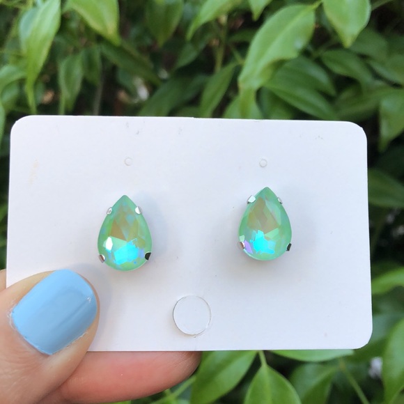 Jewelry - Peridot Aurora Borealis Crystal Pear Earrings